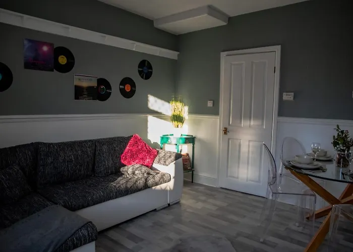 Bv Classic 2 Bedroom At Leeds Road Huddersfield Perfect For Contractors