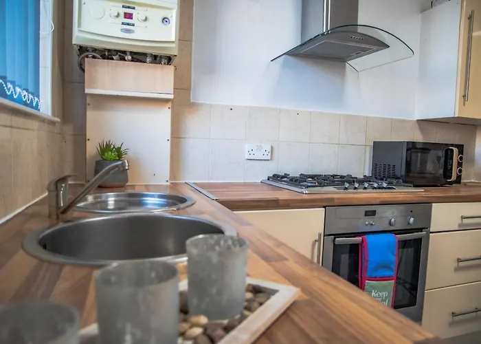 Bv Classic 2 Bedroom At Leeds Road Huddersfield Perfect For Contractors