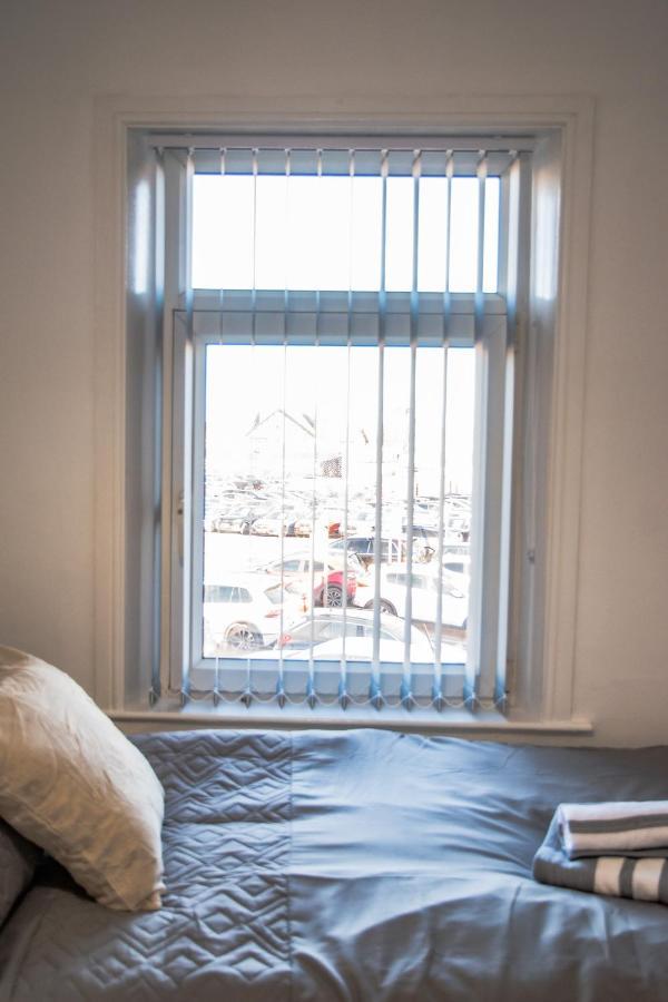Bv Classic 2 Bedroom At Leeds Road Perfect For Contractors Vakantiehuis Huddersfield